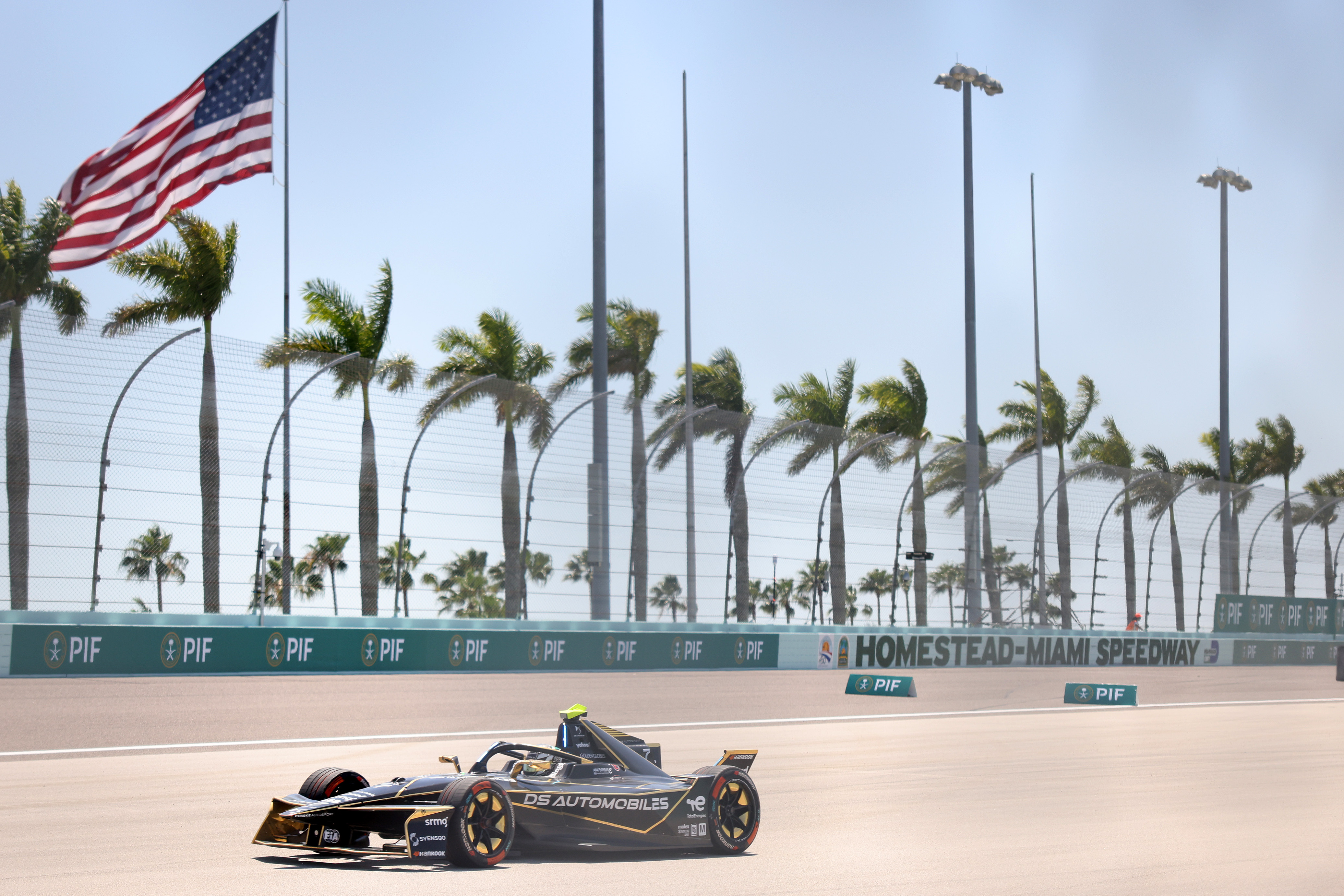 HOMESTEAD, FLORIDA - APRIL 12: fe7 during the Miami E-Prix, Round 5 of the 2025 FIA Formula E World 
