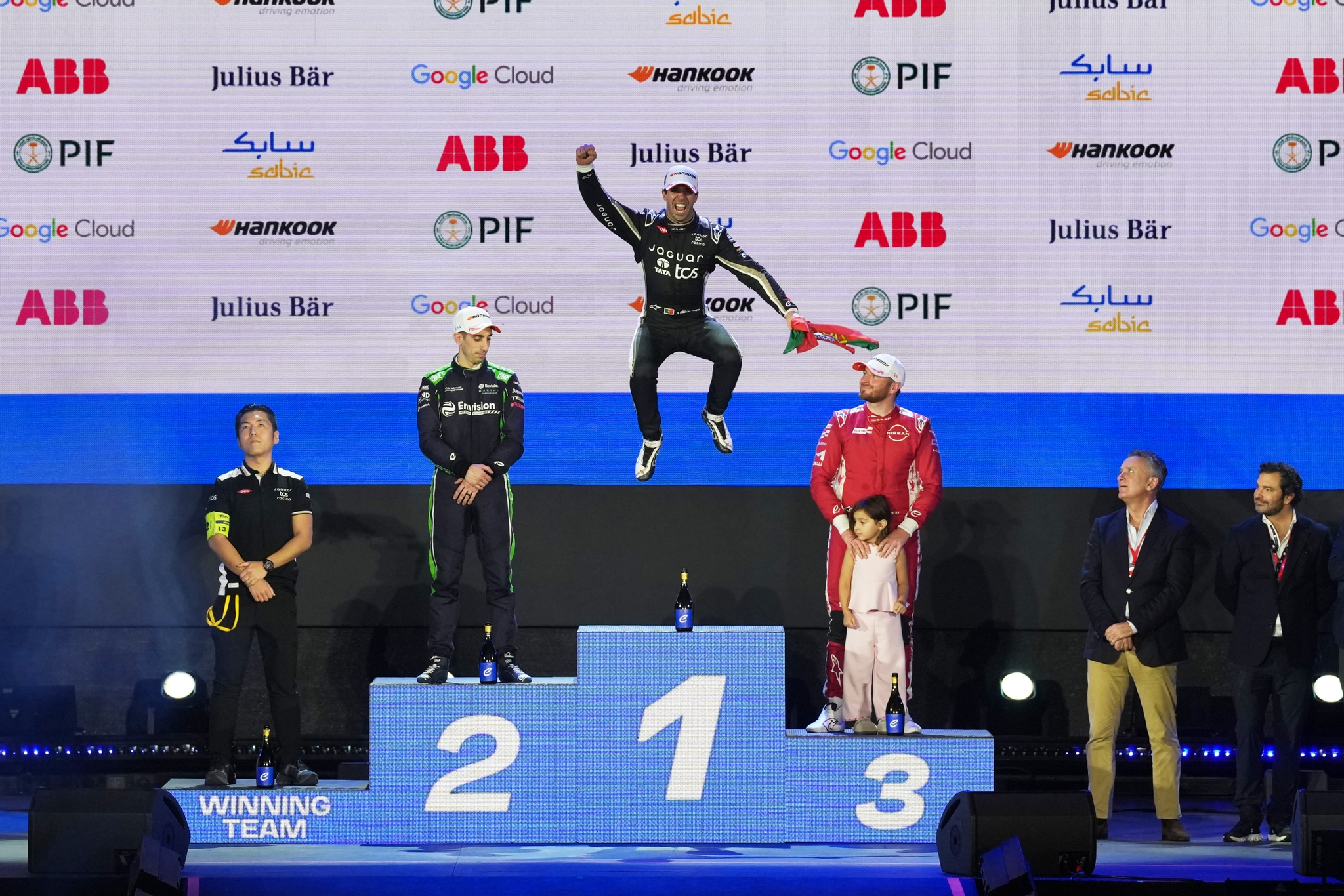 FIA Formula E Season 12: Jeddah E-Prix R05 Race Photo Gallery